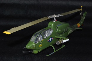 Fujimi AH-1J _13_.JPG